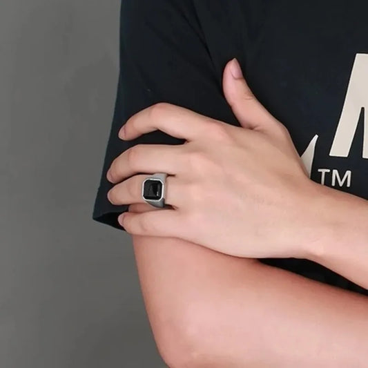 Herrenring mit Onyxstein